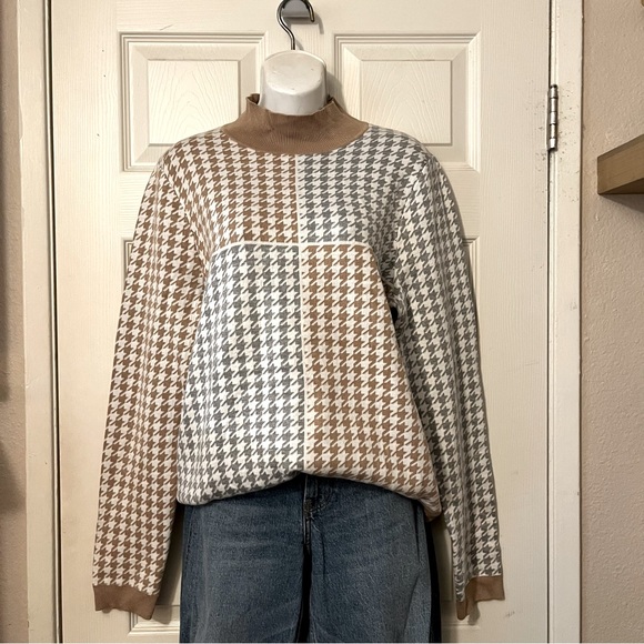 Calvin Klein Sweaters - Calvin Klein Houndstooth Grey Tan White Long-sleeve Mock T Sweater Sz L